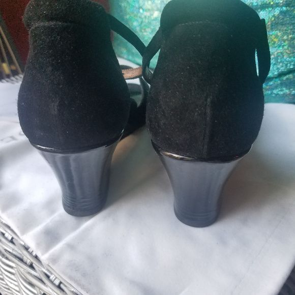 TARYN ROSE ~ Made in Italy ~ Donella Sandals Suede - Picture 3 of 5